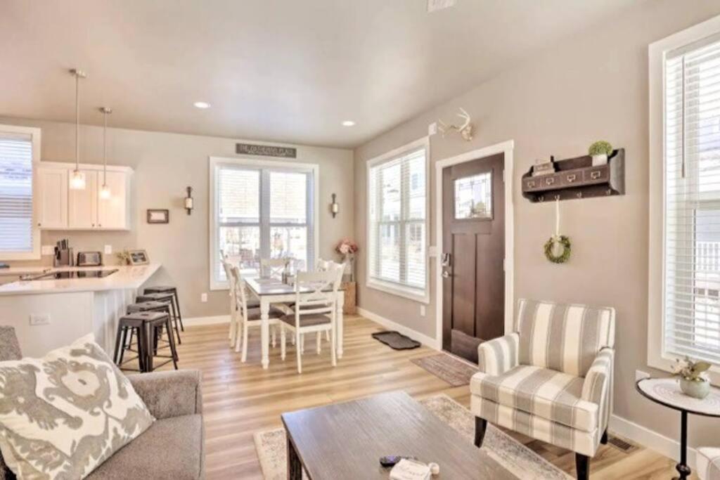 New! Cozy & Modern Spearfish Home Near Downtown! Eksteriør billede