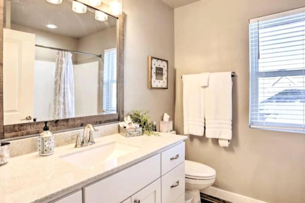 New! Cozy & Modern Spearfish Home Near Downtown! Eksteriør billede